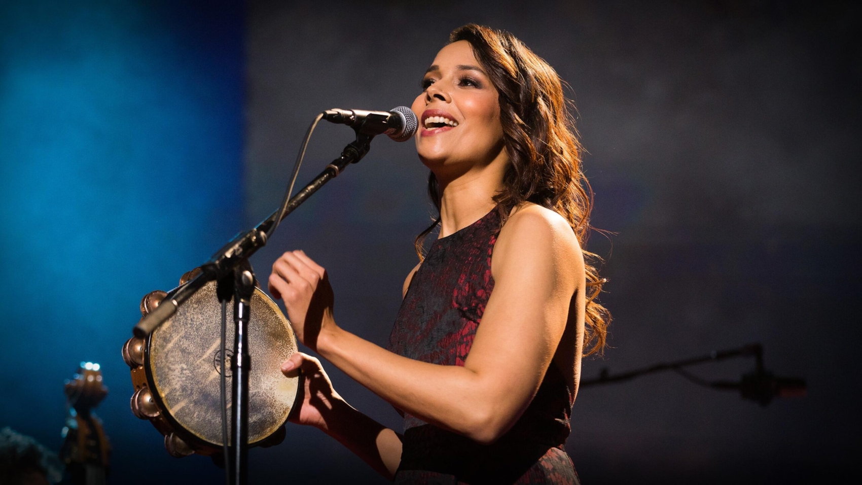 RhiannonGiddens_2016-embed